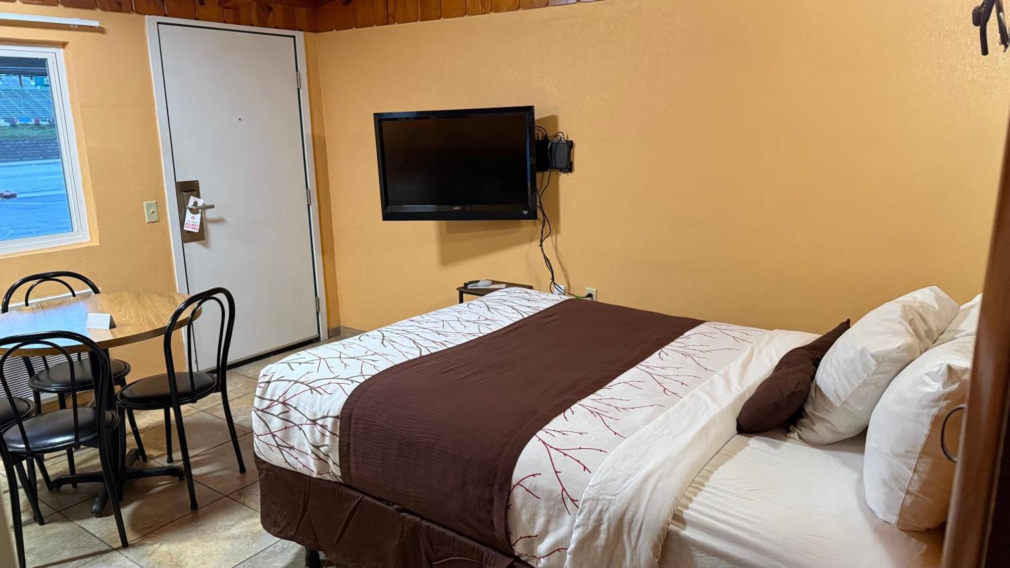 Apple Inn Motel Chelan Exterior photo